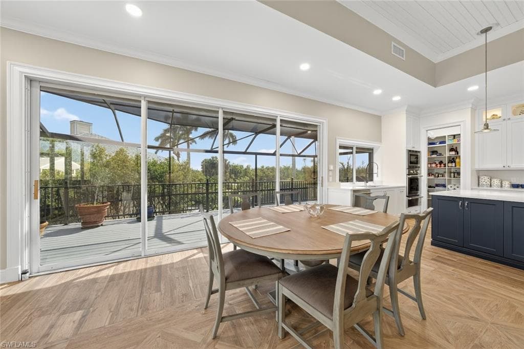 1537 Sand Castle RD, SANIBEL FL 33957-5