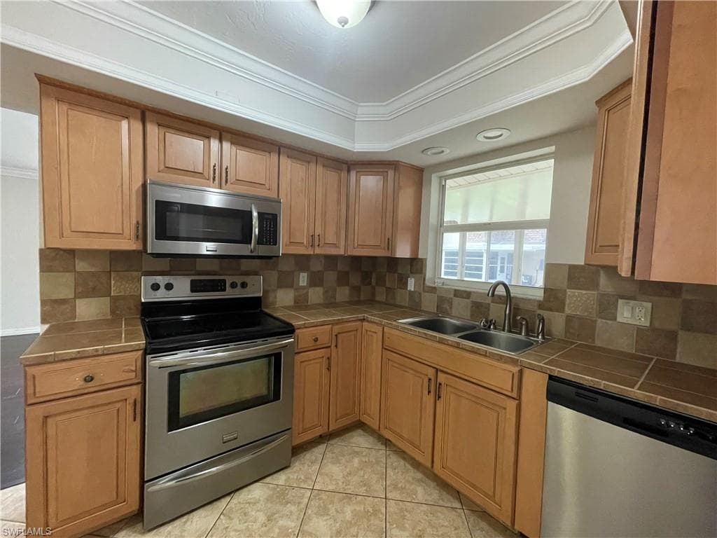 4808 Hidden Harbour BLVD, FORT MYERS FL 33919-10