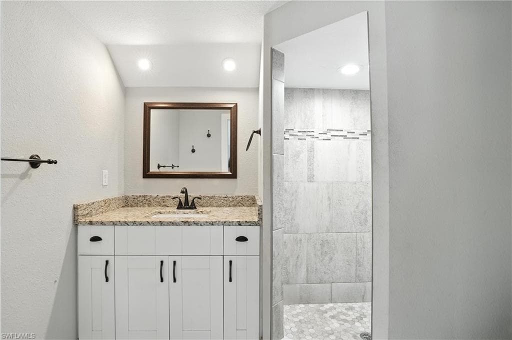 15840 S Pebble LN, FORT MYERS FL 33912-28