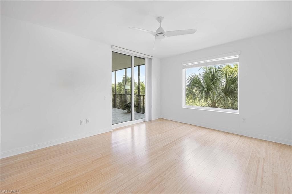 455 Cove Tower DR # 303, NAPLES FL 34110-16