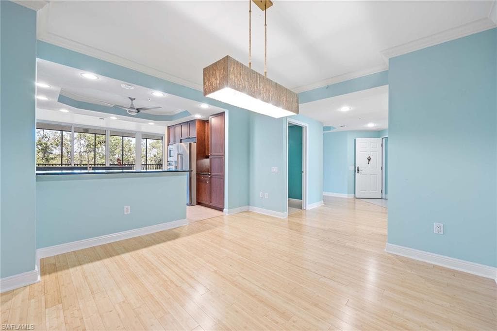 455 Cove Tower DR # 303, NAPLES FL 34110-15