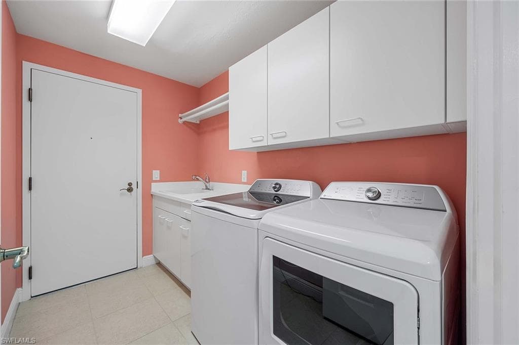 455 Cove Tower DR # 303, NAPLES FL 34110-25