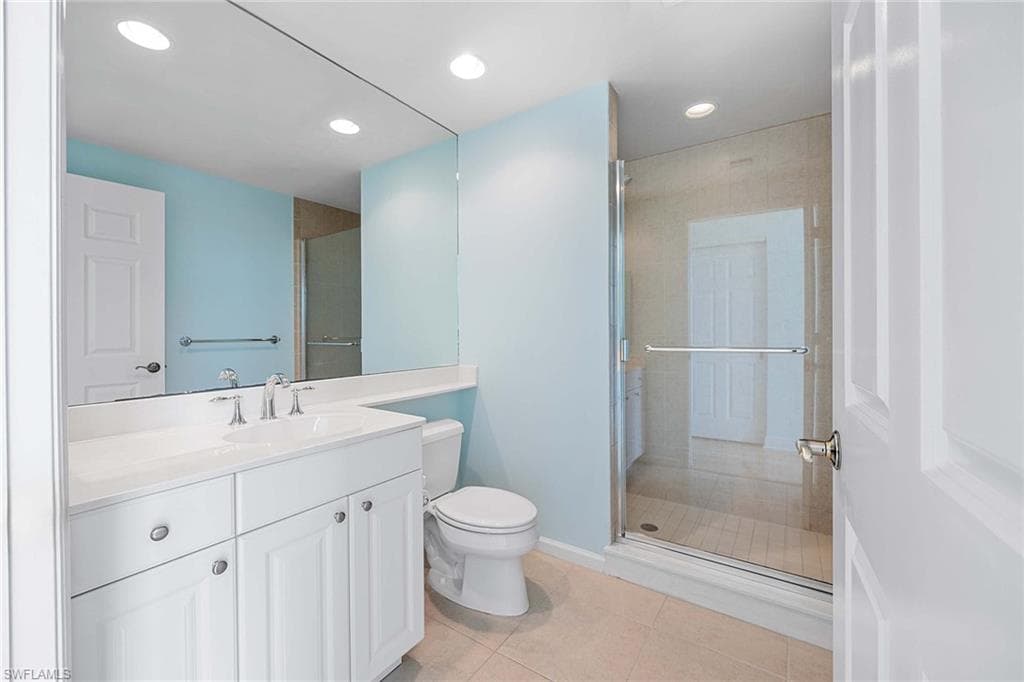 455 Cove Tower DR # 303, NAPLES FL 34110-21