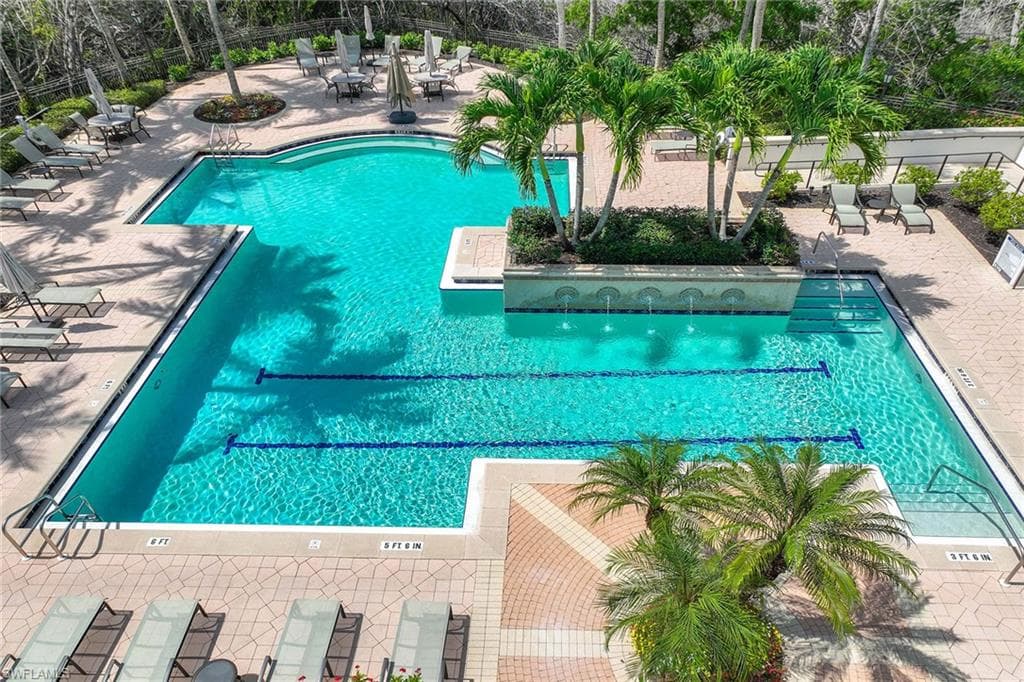 455 Cove Tower DR # 303, NAPLES FL 34110-31