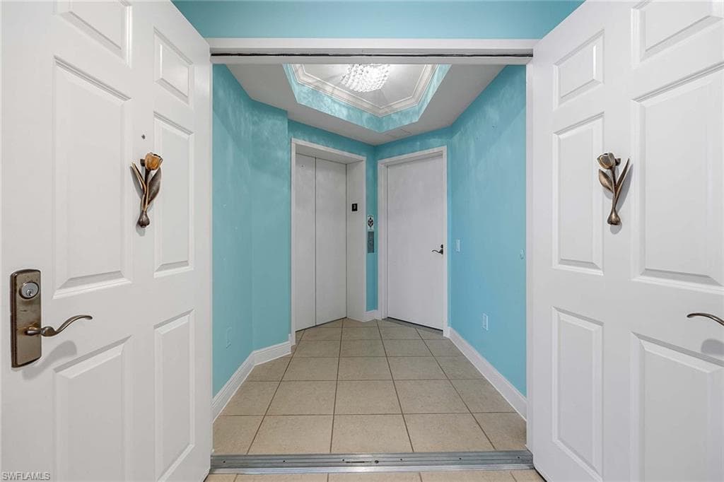 455 Cove Tower DR # 303, NAPLES FL 34110-7