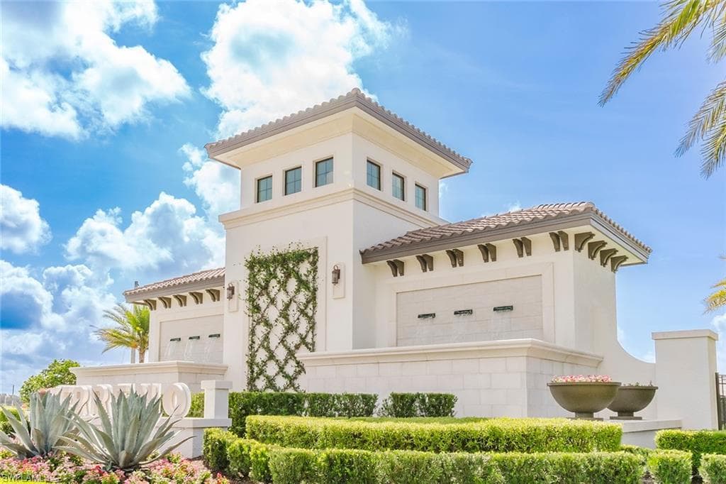 1954 Fresno AVE, NAPLES FL 34120-4