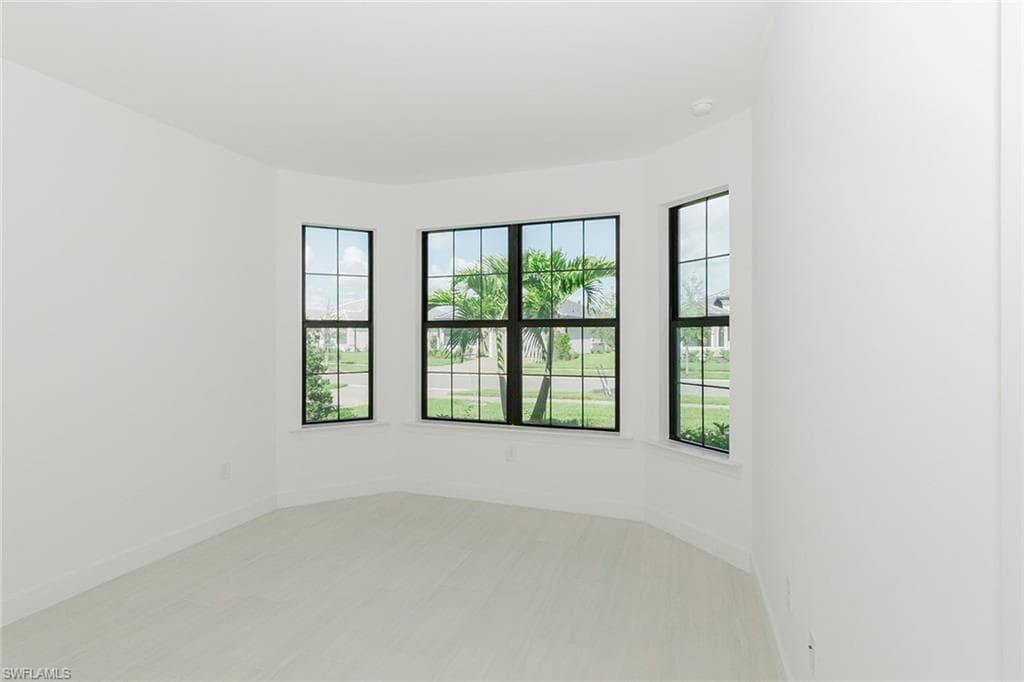 1954 Fresno AVE, NAPLES FL 34120-10