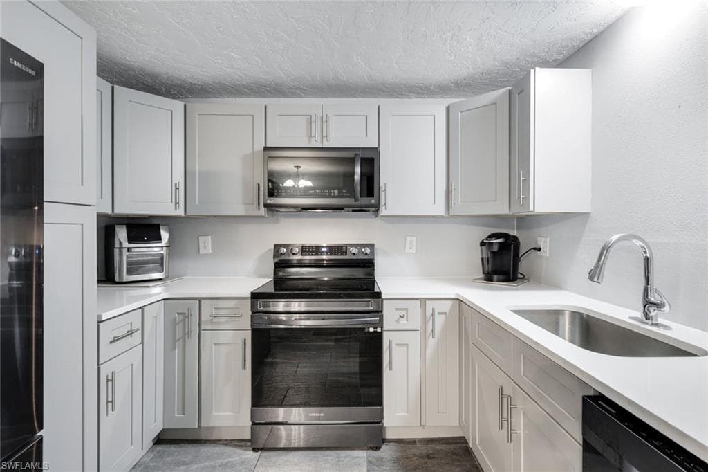 108 Powell Creek CIR, NORTH FORT MYERS FL 33917-2