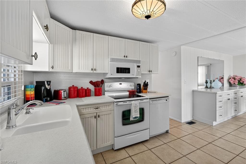 71 Enchanting BLVD # E71, NAPLES FL 34112-8