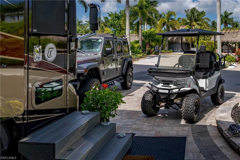 13571 Snook CIR, NAPLES FL 34114-39