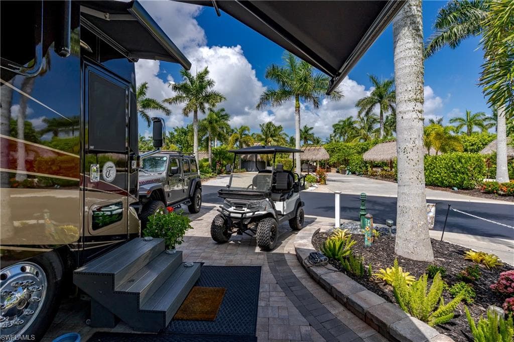 13571 Snook CIR, NAPLES FL 34114-38