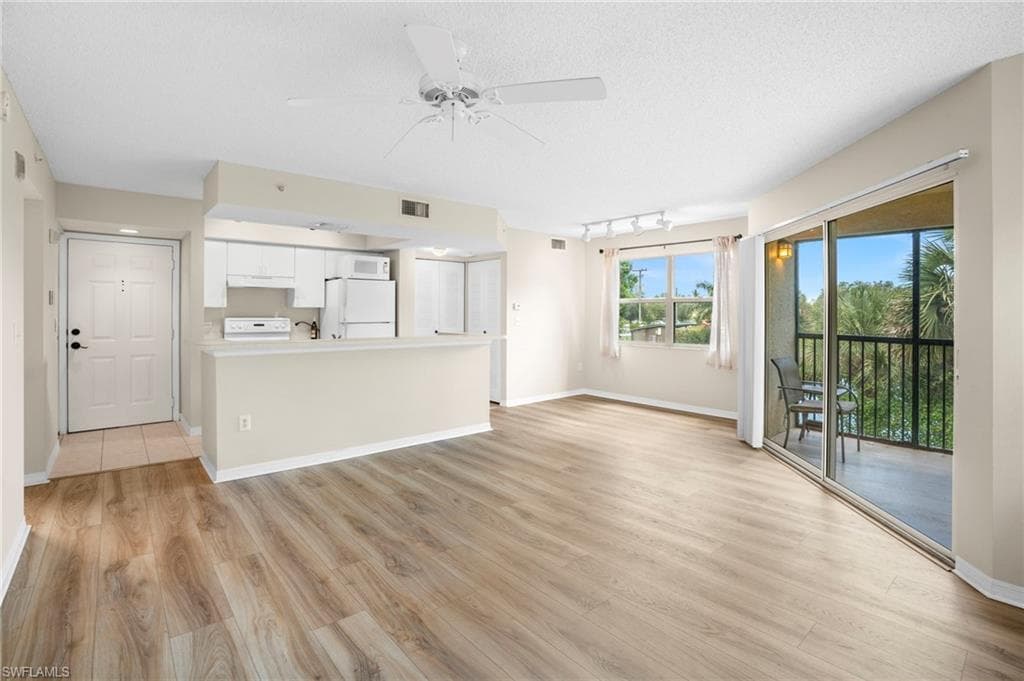 8851 Colonnades CT W # 128, BONITA SPRINGS FL 34135-2