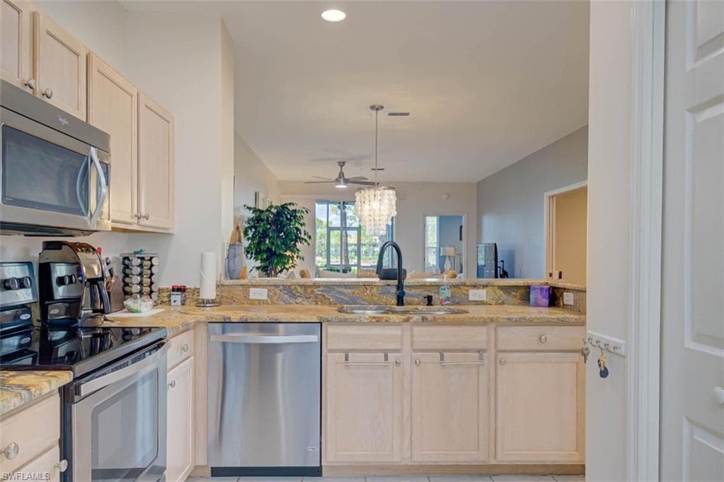 8223 Parkstone PL # 102, NAPLES FL 34120-14