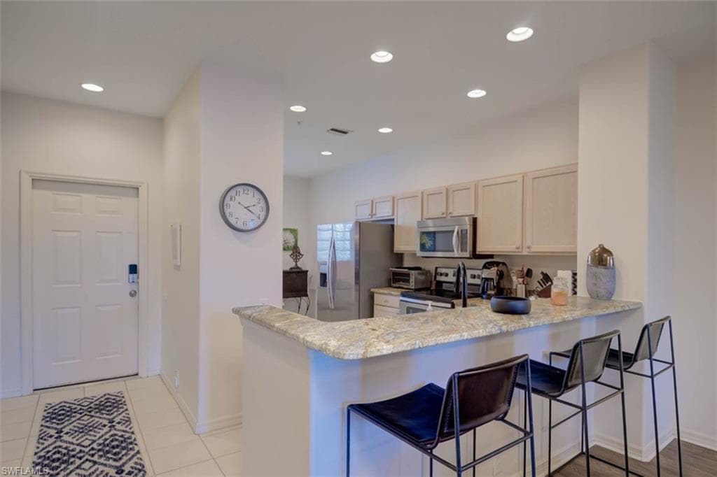 8223 Parkstone PL # 102, NAPLES FL 34120-10