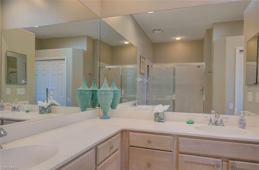 8223 Parkstone PL # 102, NAPLES FL 34120-20