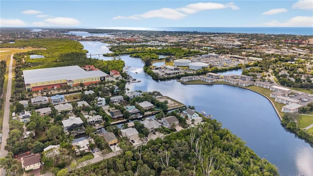 1675 Avion PL, NAPLES FL 34104-11