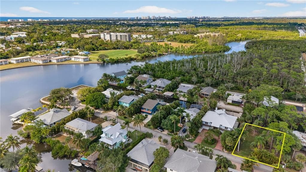 1675 Avion PL, NAPLES FL 34104-19