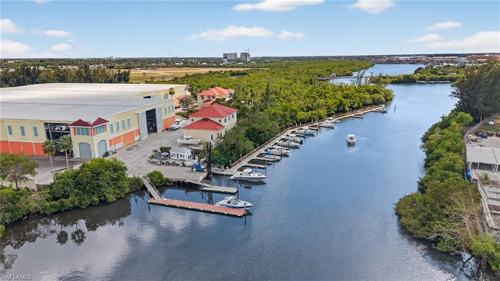 1675 Avion PL, NAPLES FL 34104-17