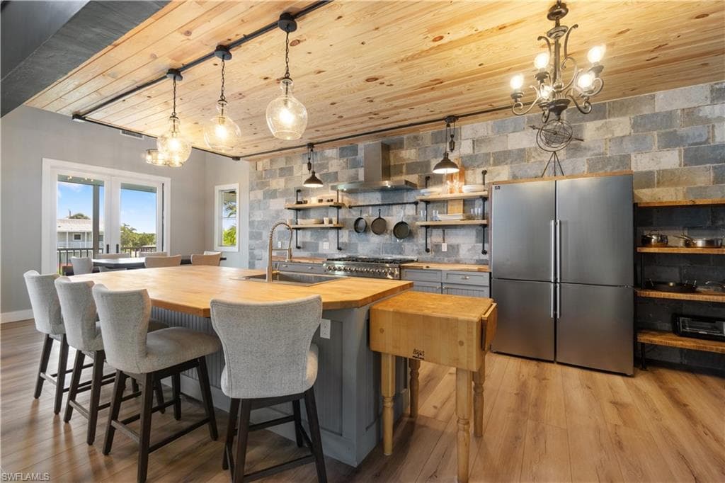 211 Sterling AVE, FORT MYERS BEACH FL 33931-6