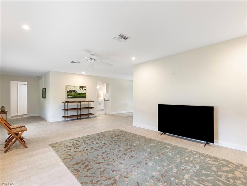 3704 Blue Heron DR-6