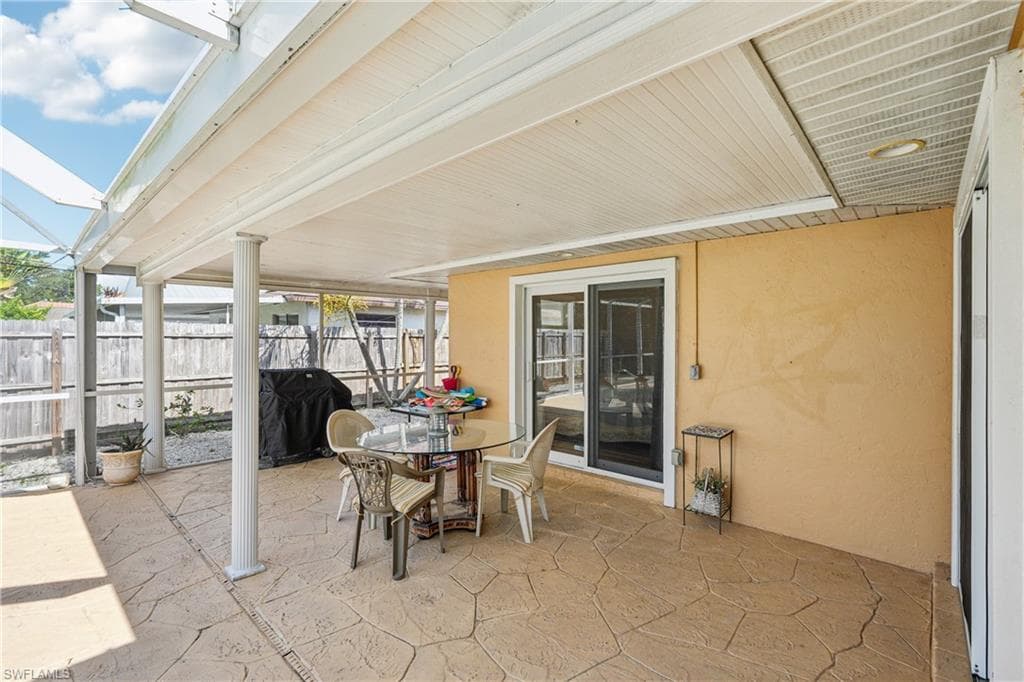 770 93rd AVE N, NAPLES FL 34108-26