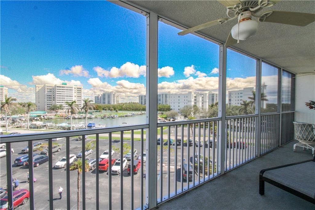 1 Bluebill AVE # 501, NAPLES FL 34108-26