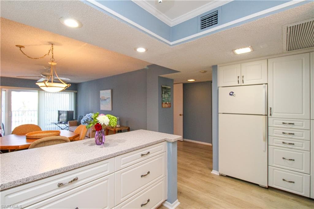 1 Bluebill AVE # 501, NAPLES FL 34108-12