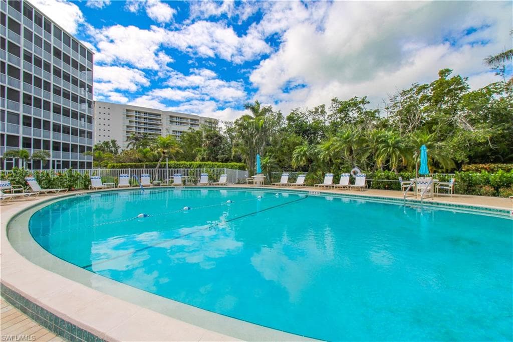 1 Bluebill AVE # 501, NAPLES FL 34108-31