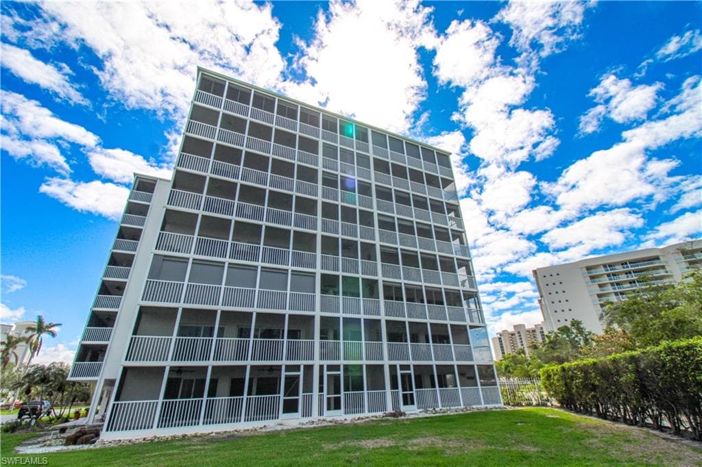 1 Bluebill AVE # 501, NAPLES FL 34108-28