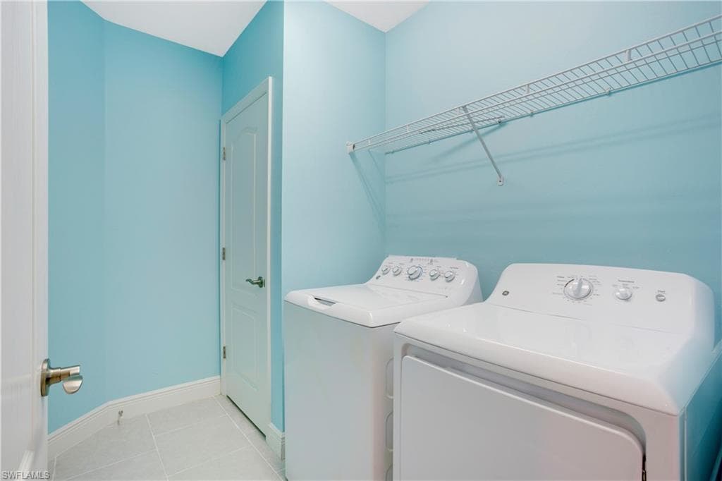 2343 Sheen LN # 401, NAPLES FL 34120-16