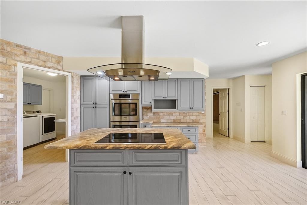 9782 Campbell CIR, NAPLES FL 34109-10