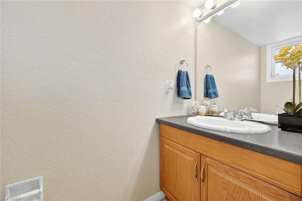 4814 Bluefish CT, FORT MYERS FL 33919-26