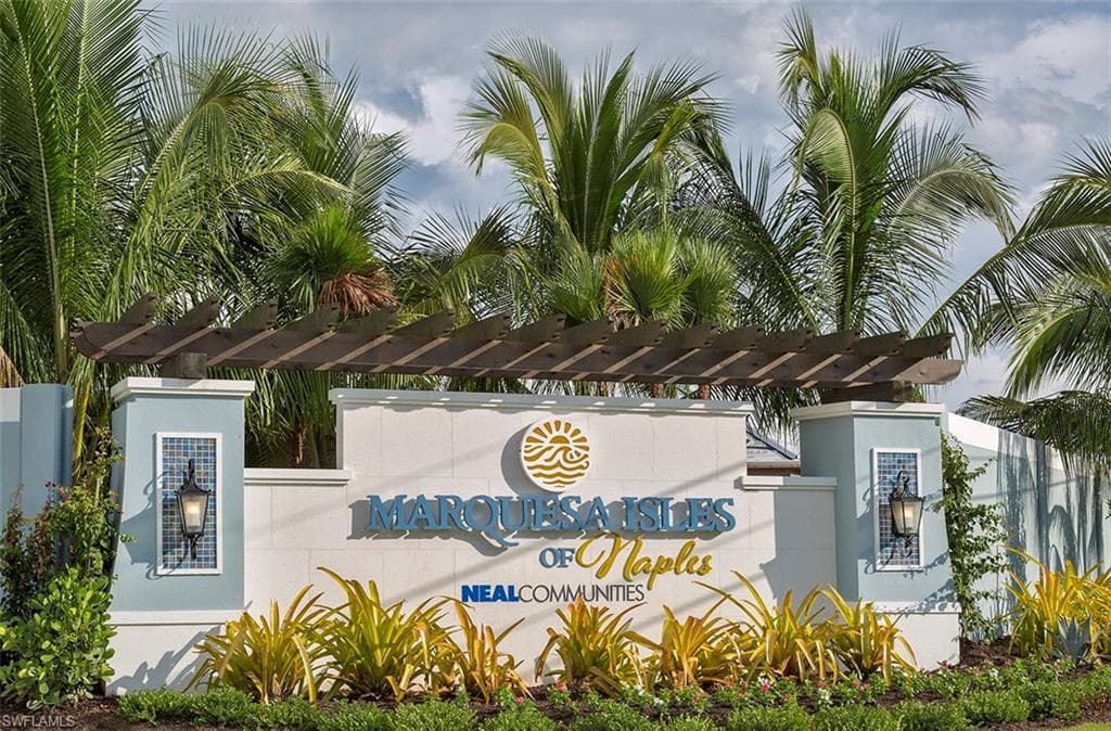 2401 Ariane DR, NAPLES FL 34112-12