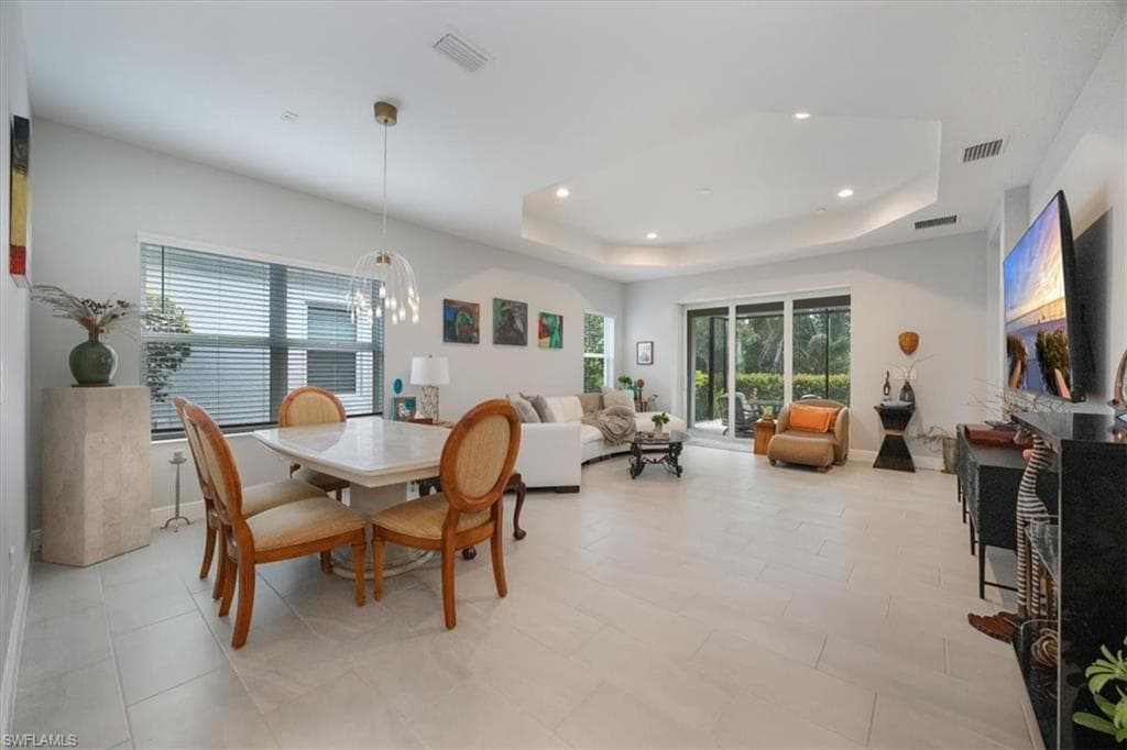 2401 Ariane DR, NAPLES FL 34112-2