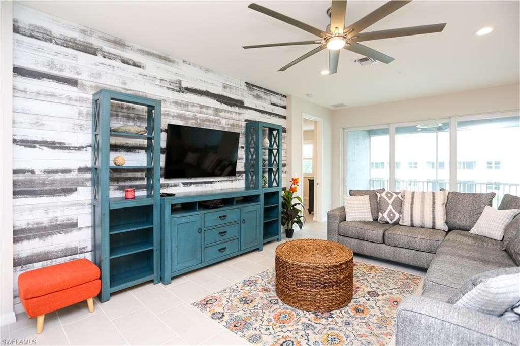 2665 Seychelles CIR # 1907, NAPLES FL 34112-18