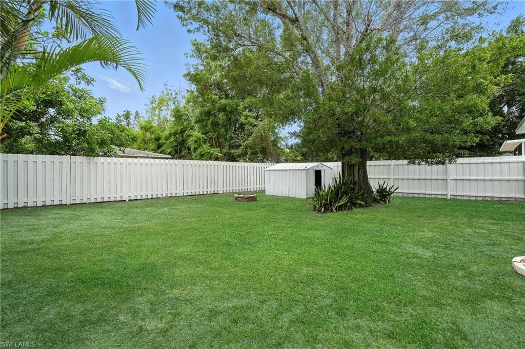 1336 Highlands DR, NAPLES FL 34103-16