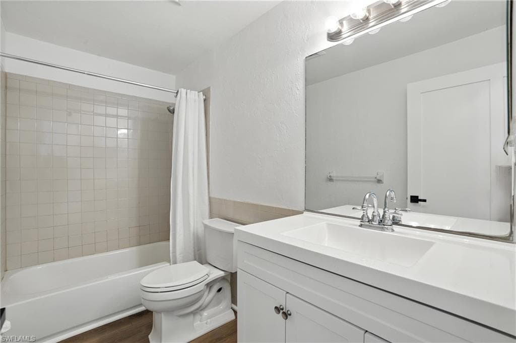 1336 Highlands DR, NAPLES FL 34103-8