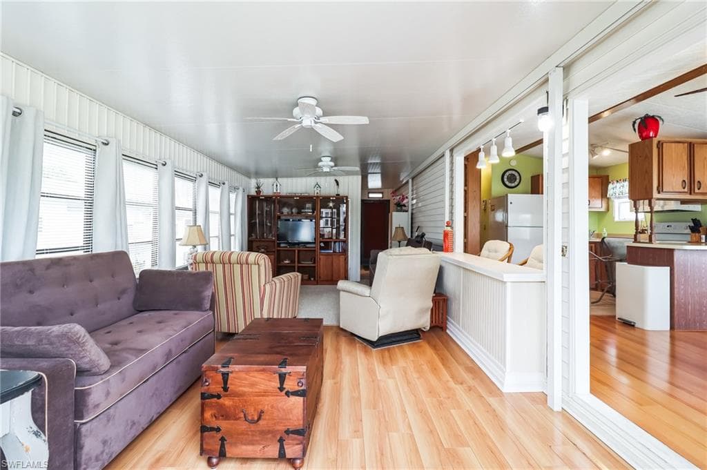 3213 Debbie LN, BONITA SPRINGS FL 34134-1