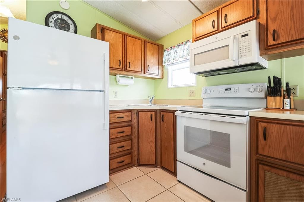 3213 Debbie LN, BONITA SPRINGS FL 34134-12