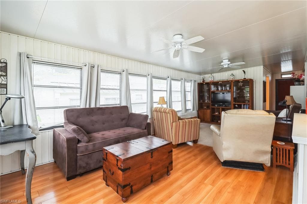 3213 Debbie LN, BONITA SPRINGS FL 34134-4