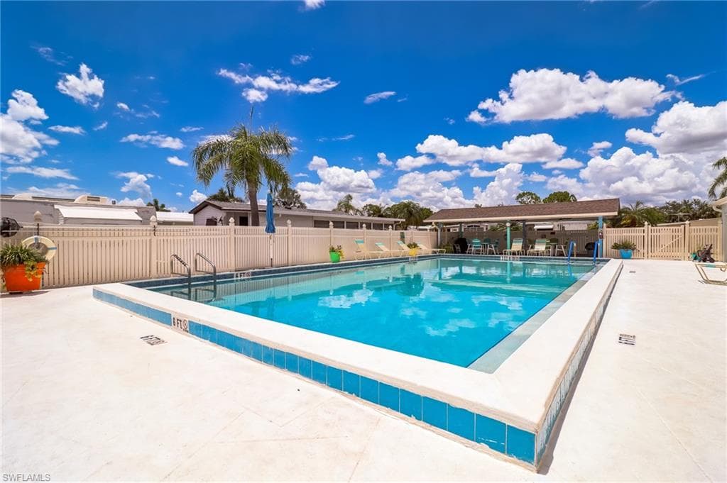 3213 Debbie LN, BONITA SPRINGS FL 34134-23