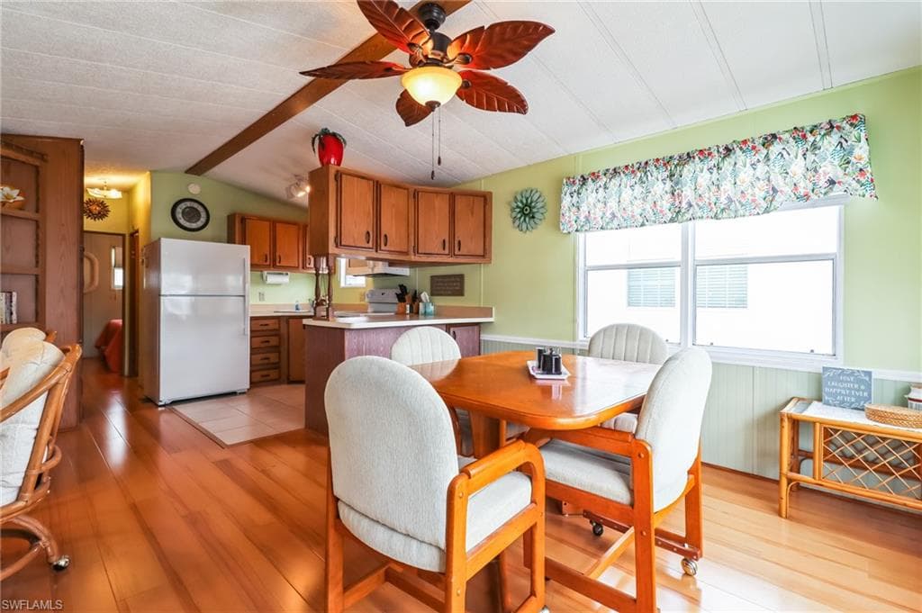 3213 Debbie LN, BONITA SPRINGS FL 34134-9