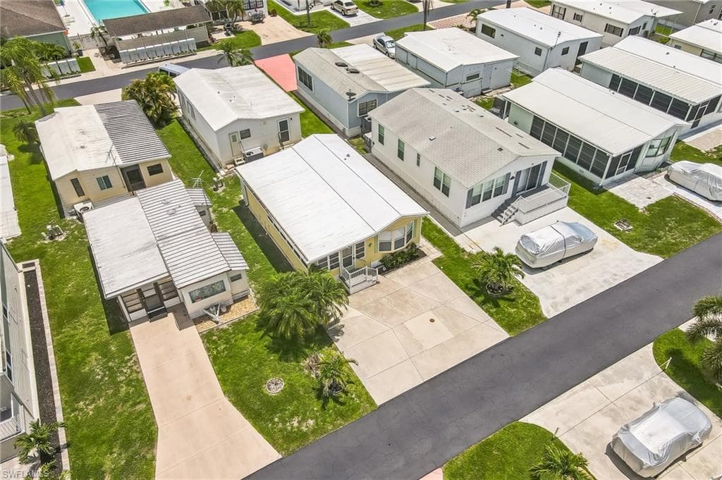 3213 Debbie LN, BONITA SPRINGS FL 34134-32