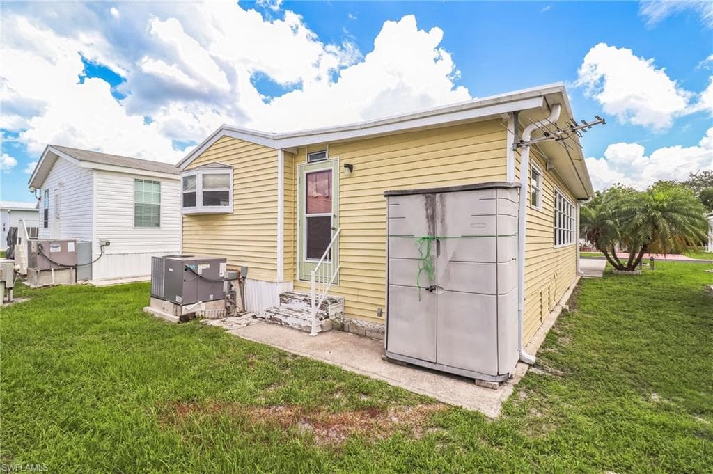 3213 Debbie LN, BONITA SPRINGS FL 34134-34