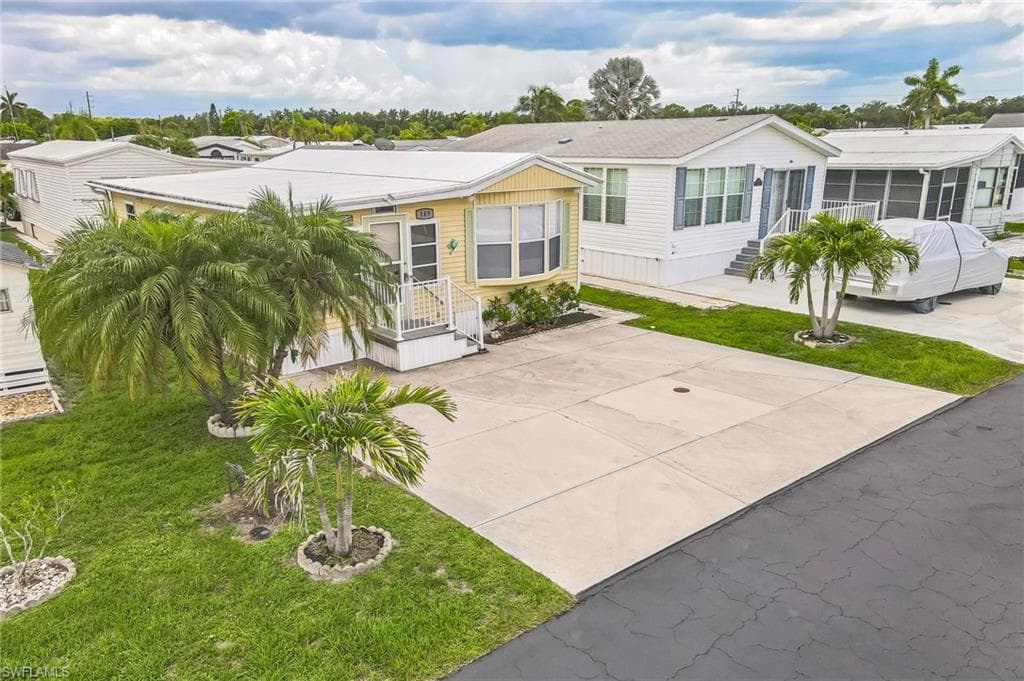 3213 Debbie LN, BONITA SPRINGS FL 34134-28