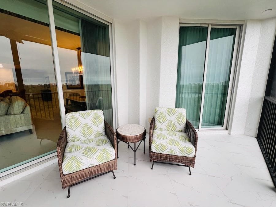 425 Cove Tower DR # 902, NAPLES FL 34110-16