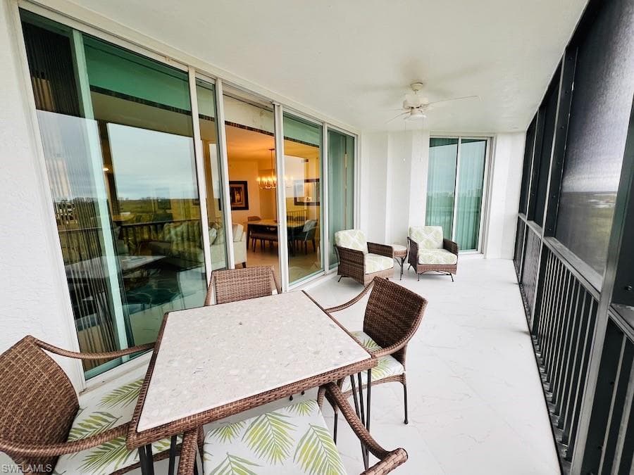 425 Cove Tower DR # 902, NAPLES FL 34110-15