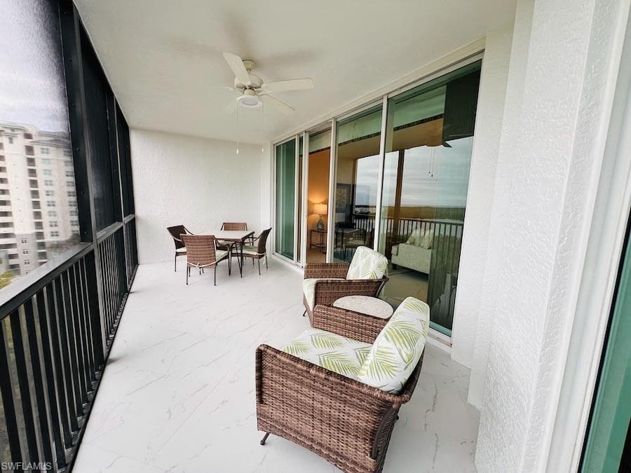 425 Cove Tower DR # 902, NAPLES FL 34110-17