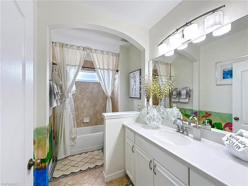 3032 Via Rialto ST, FORT MYERS FL 33905-20