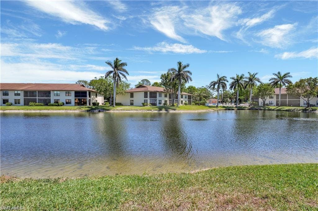 360 Charlemagne BLVD # D105, NAPLES FL 34112-6